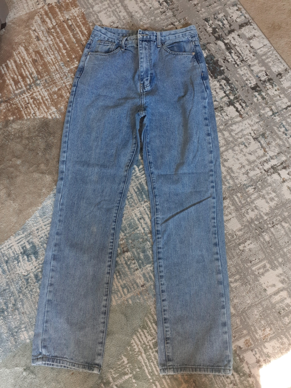 Pretty Little Thing Light Blue Straight Leg Jeans - Picture 8 of 8